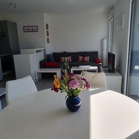 Appartement Devant La Plage Avec Piscine Concarneau Exterior photo